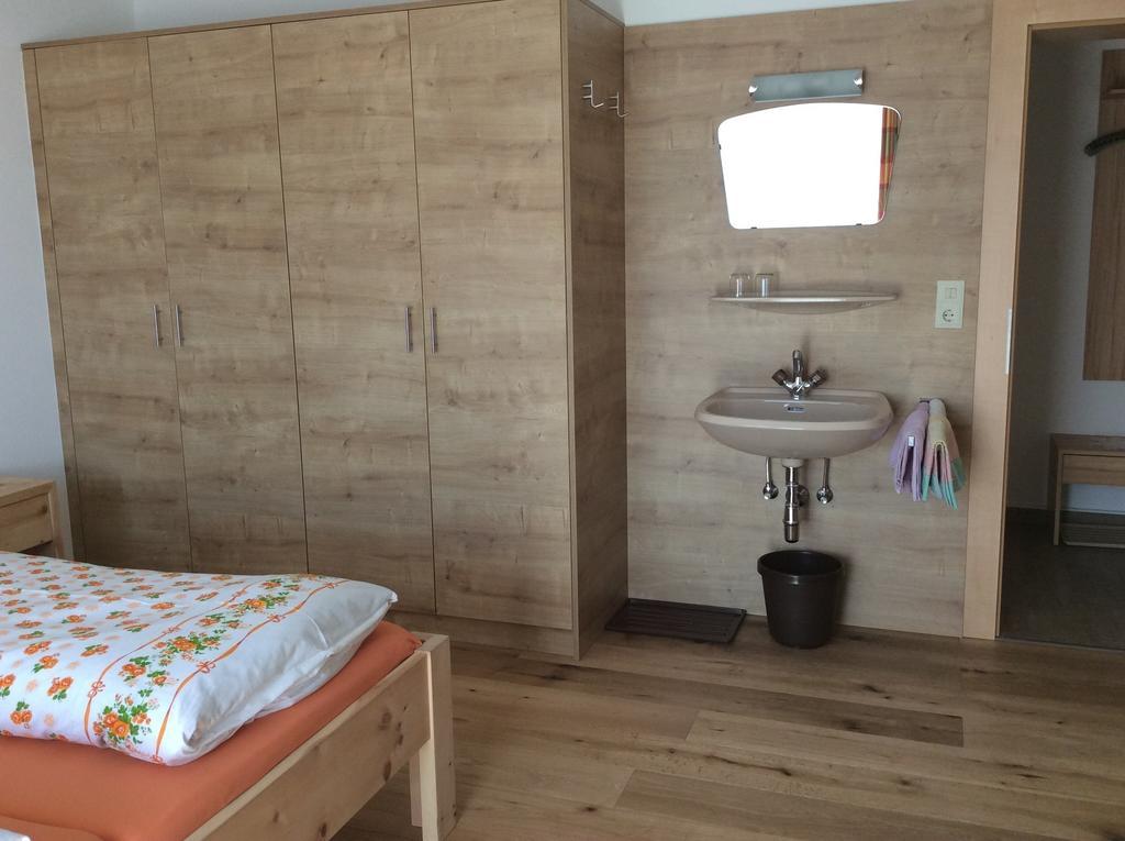 Ferienwohnung Zwoelferblick Bramberg am Wildkogel Kamer foto